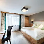 Hubertushof 3*