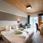 Hubertushof 3*