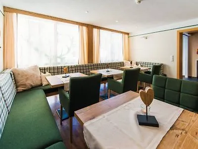 Hubertushof فندق