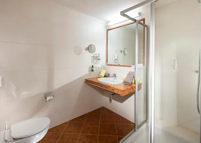 Hubertushof فندق ليرموس